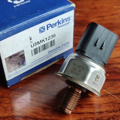 U5MK1236 238-0118 ชิ้นส่วนเครื่องยนต์ Perkins C4.2 C6.4 เซ็นเซอร์แรงดันน้ำมันเชื้อเพลิง